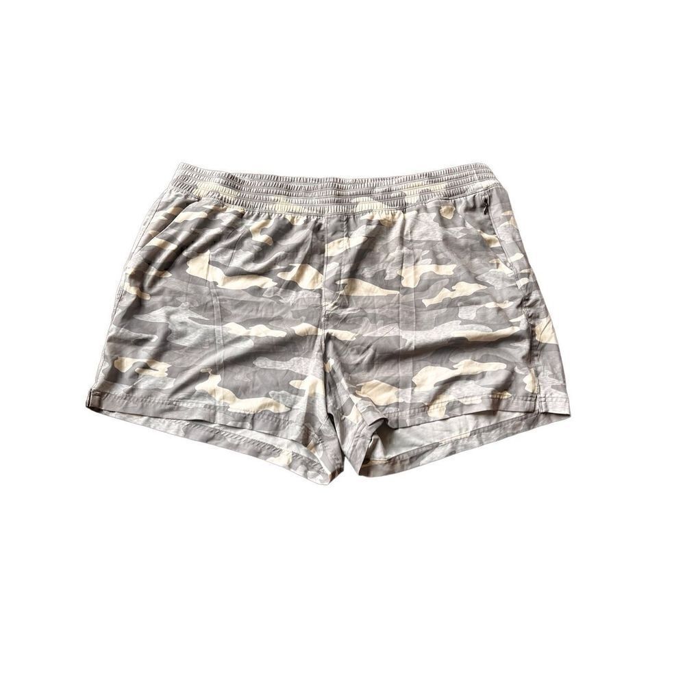 Old Navy camo High-Waisted StretchTech Shorts for Women -- 4-inch inseam XXL